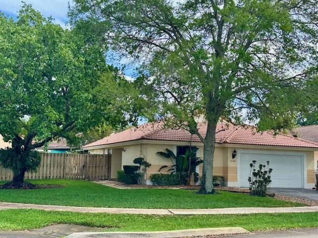 6100 W Falcons Lea Drive, Davie, FL 33331 Photo