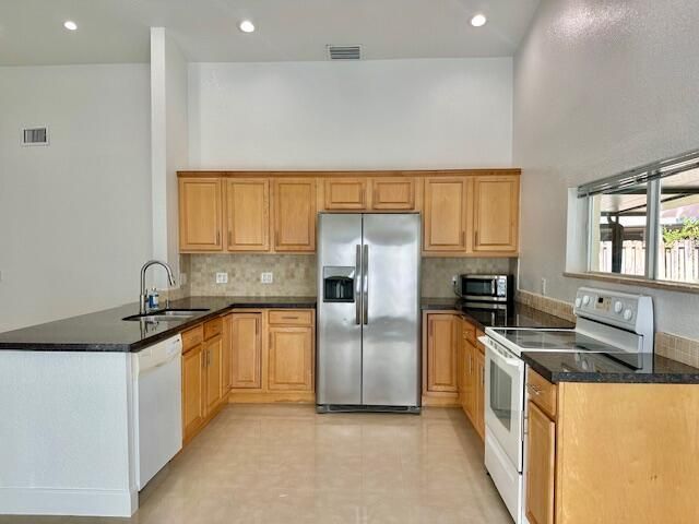 6100 W Falcons Lea Drive, Davie, FL 33331 Photo