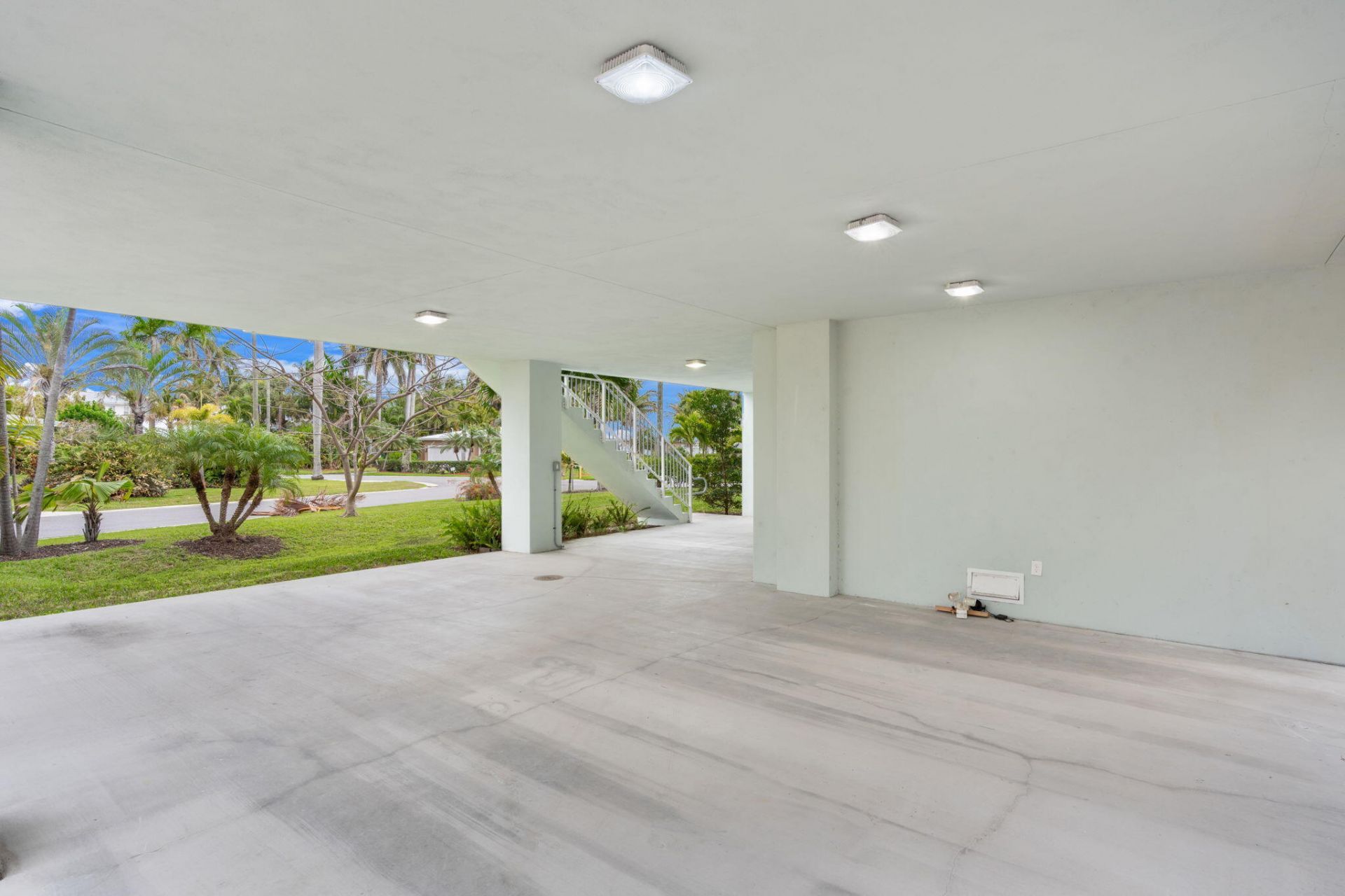 2510 N Lake Dr Drive N, Boynton Beach, FL 33435 Photo