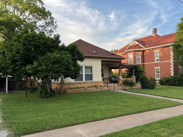 307 NE 2nd Street , Bentonville, AR 72712