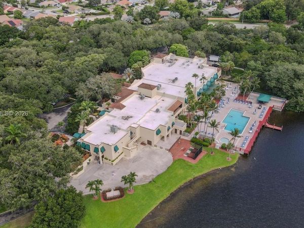 9461 Evergreen Pl, Unit 305, Davie, FL 33324
