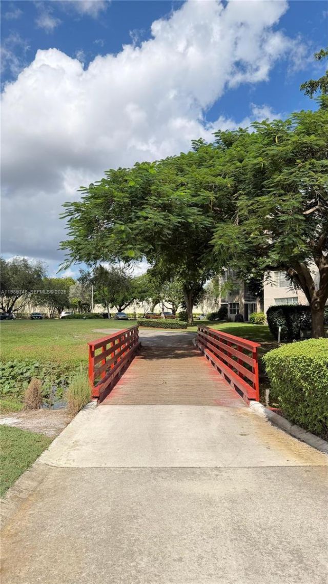 9461 Evergreen Pl , Unit 305, Davie, FL 33324 Photo