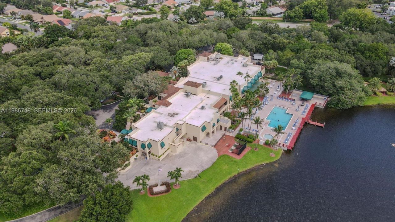 9461 Evergreen Pl , Unit 305, Davie, FL 33324 Photo