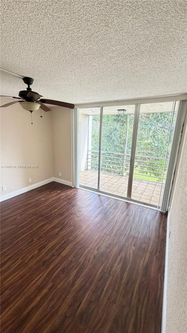 9461 Evergreen Pl, Unit 305, Davie, FL 33324 Photo