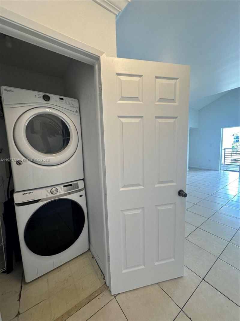 9701 Fontainebleau Blvd, Unit C203, Miami, FL 33172 Photo