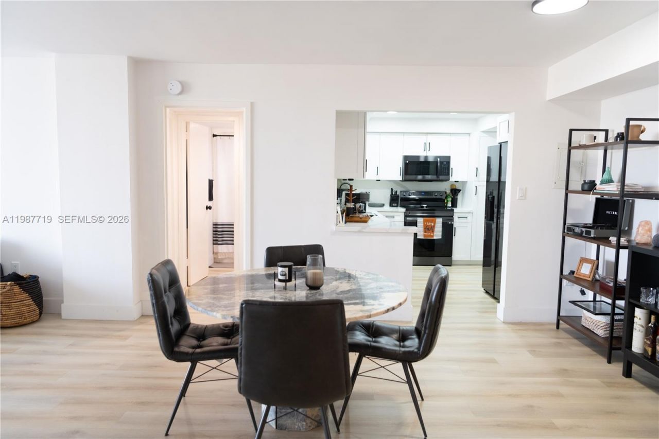 13155 Ixora Ct , Unit 512, North Miami, FL 33181 Photo