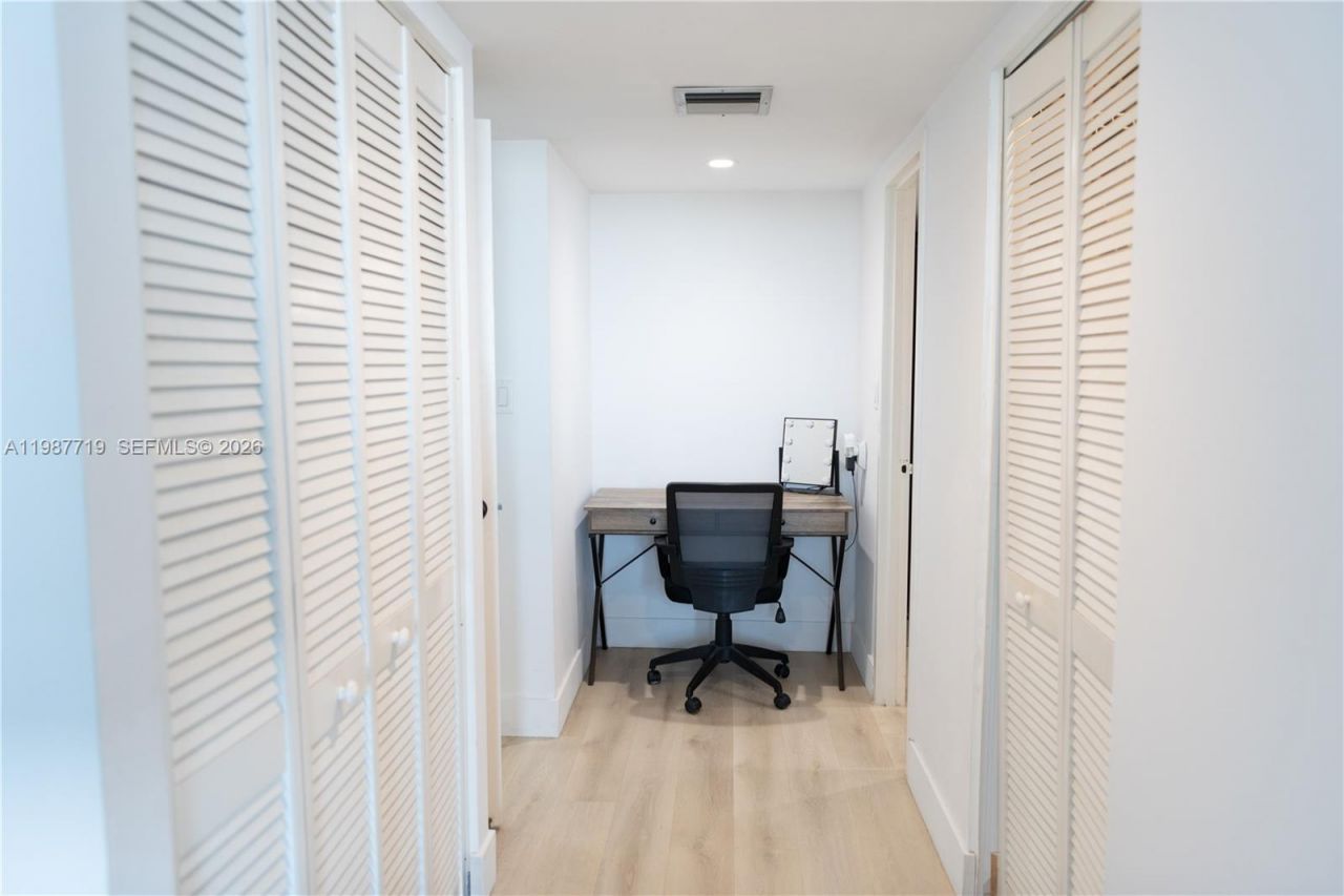 13155 Ixora Ct , Unit 512, North Miami, FL 33181 Photo