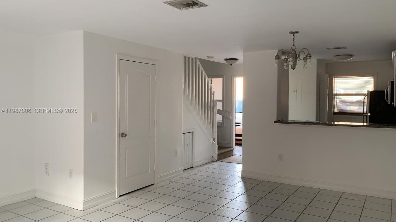 7905 NW 8 St , Unit 8A, Miami, FL 33126 Photo