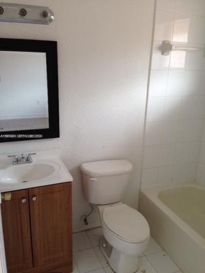 7905 NW 8 St , Unit 8A, Miami, FL 33126 Photo