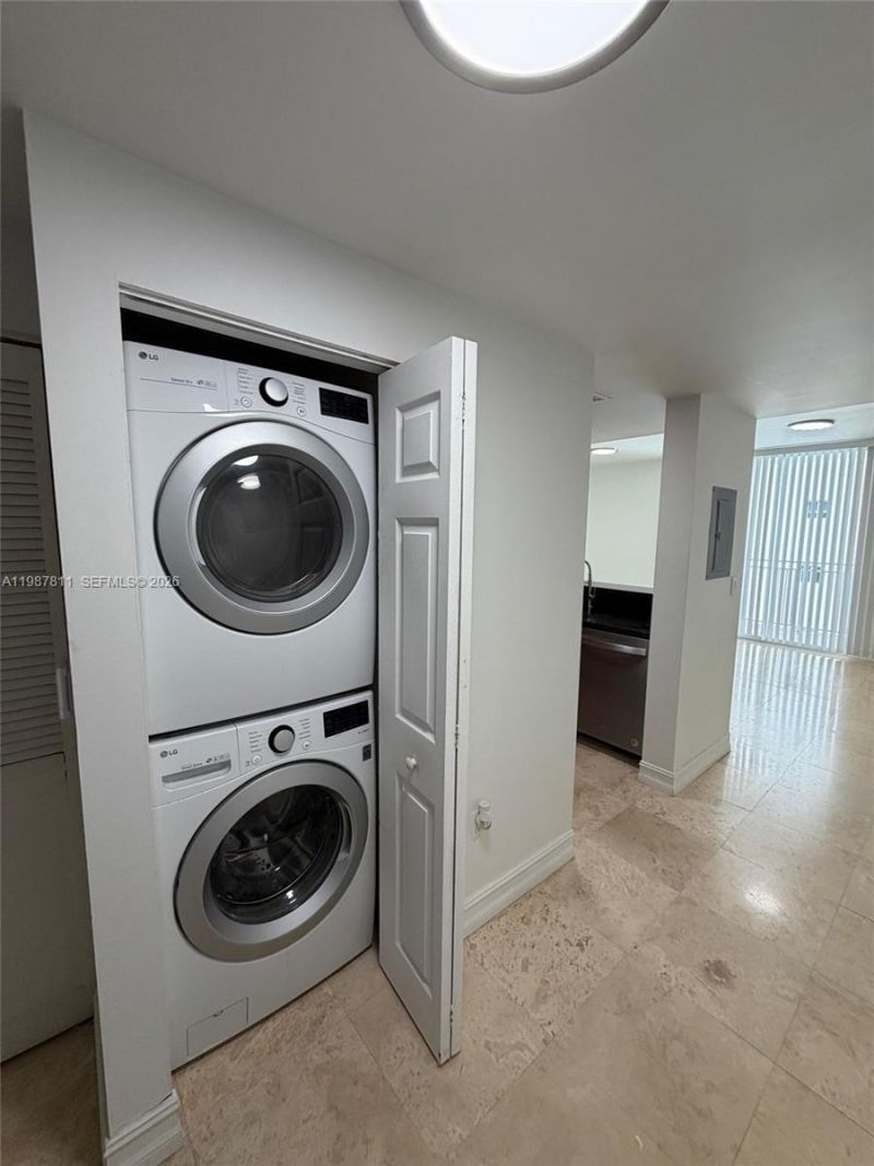 185 SE 14th Ter , Unit 2701, Miami, FL 33131 Photo