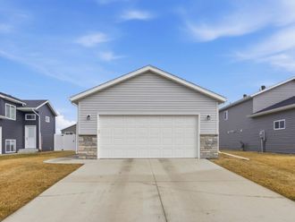 6769 70th Avenue S Horace, ND 58047