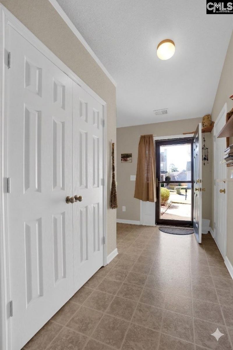 110 Stonecross Court Photo 5