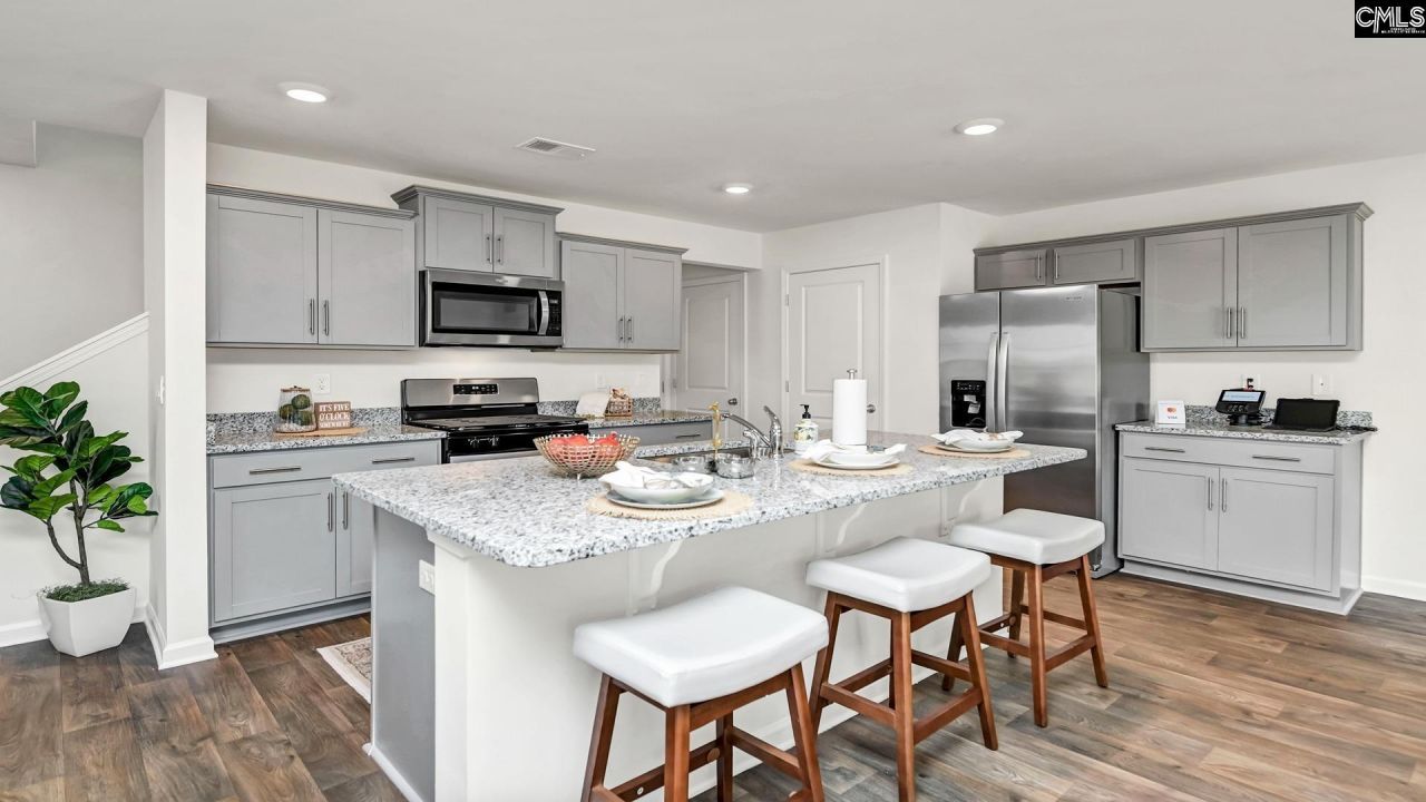 1053 Grand Oaks Drive Photo 4