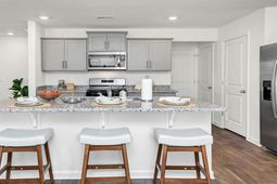 1053 Grand Oaks Drive photo 4