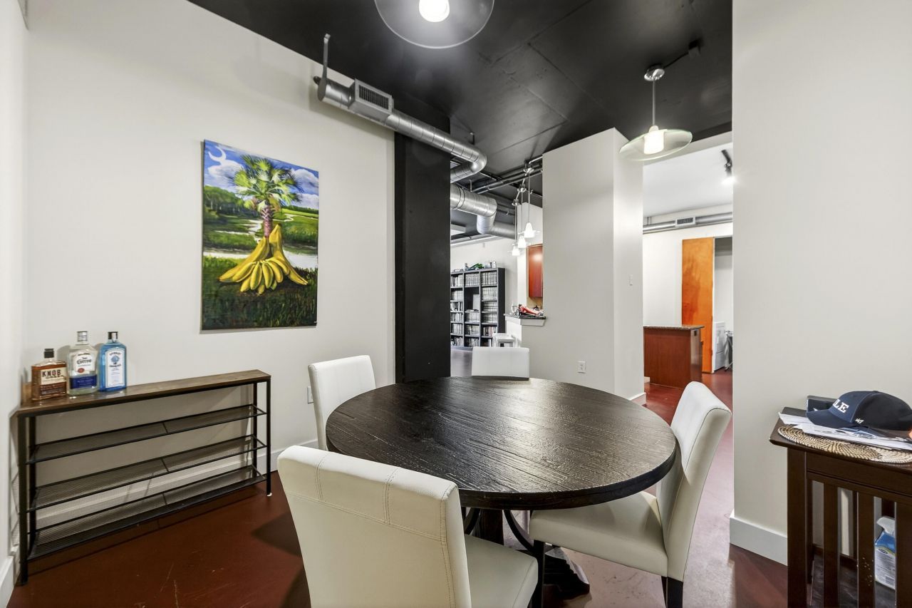 150 Bee Street Photo 10