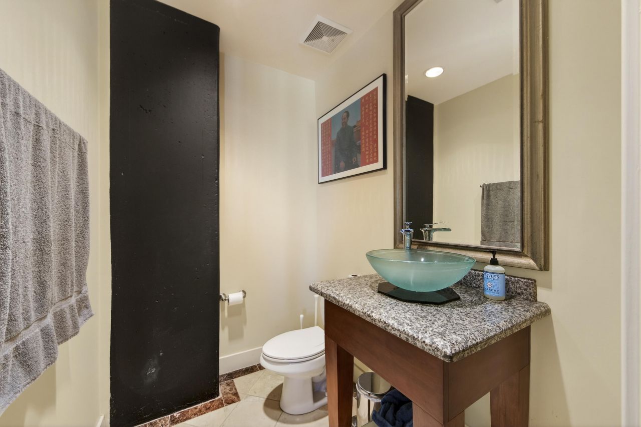 150 Bee Street Photo 12