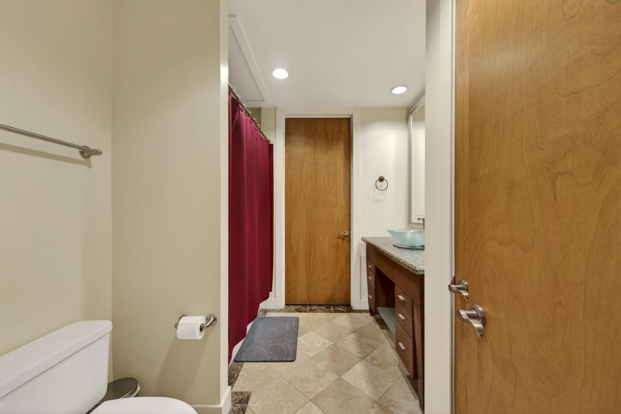 150 Bee Street Photo 15