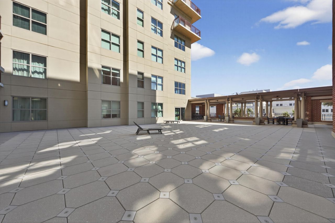 150 Bee Street Photo 24