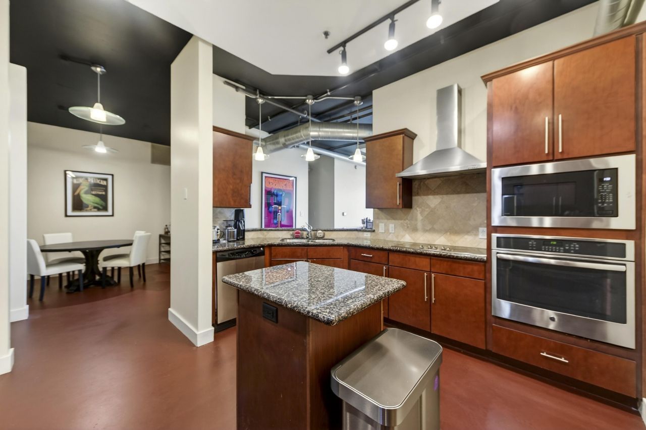 150 Bee Street Photo 4