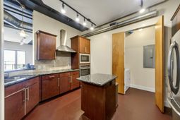 150 Bee Street photo 4