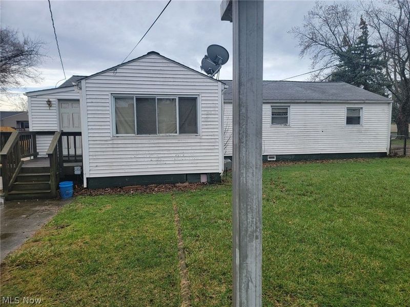 531 E 331st Street, Eastlake, OH 44095 Photo 3