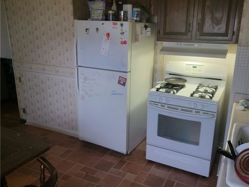 531 E 331st Street, Eastlake, OH 44095 Photo 5