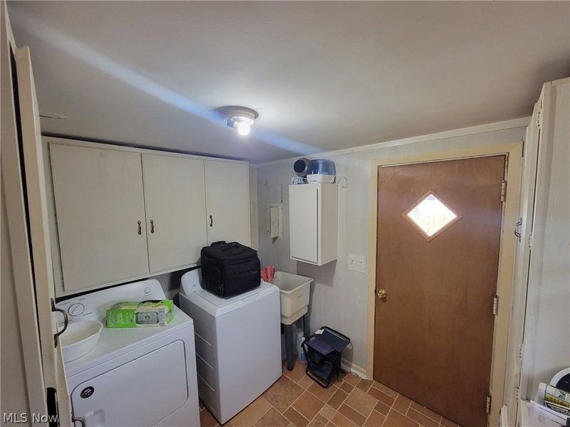 531 E 331st Street, Eastlake, OH 44095 Photo 9