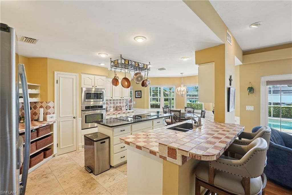 2520 SE 20th Pl, Cape Coral, FL 33904 Photo
