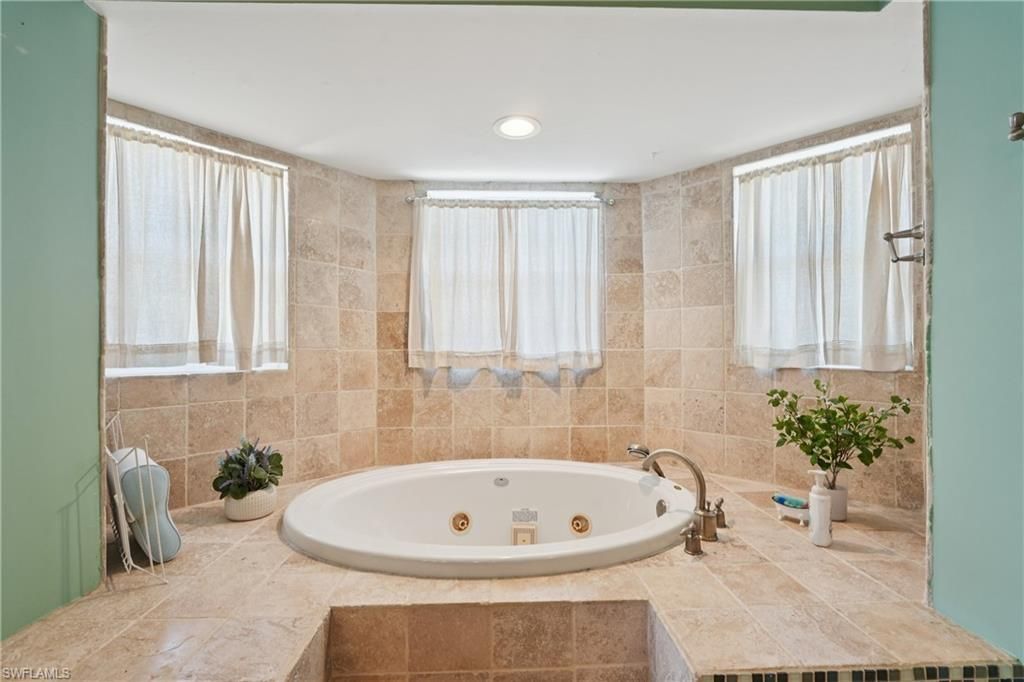 2520 SE 20th Pl, Cape Coral, FL 33904 Photo