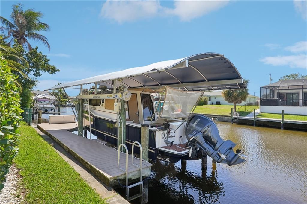 2520 SE 20th Pl, Cape Coral, FL 33904 Photo