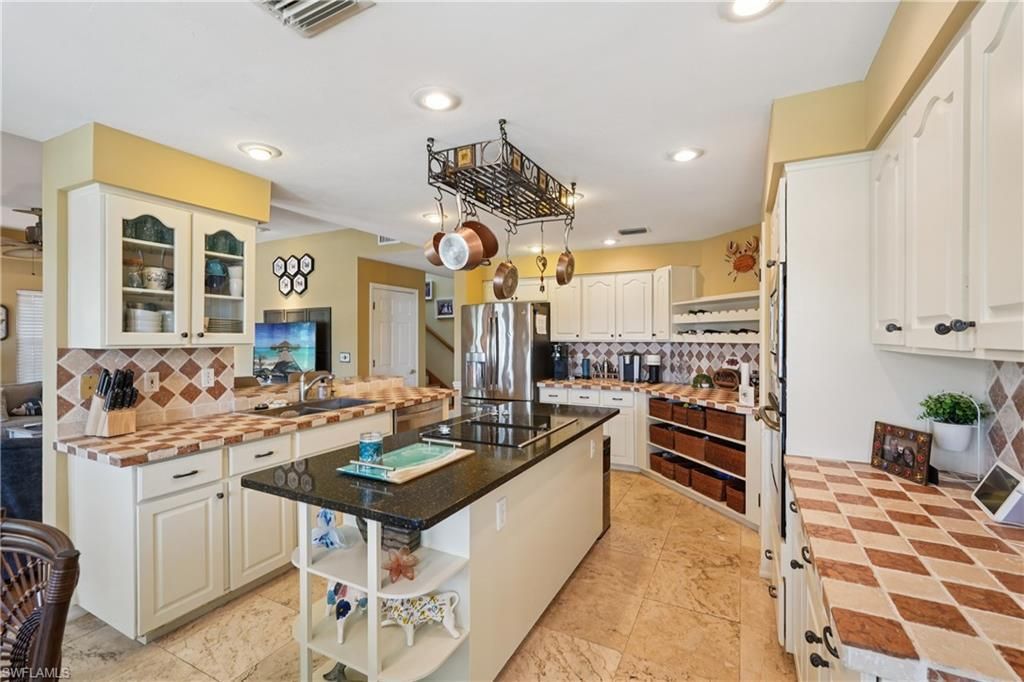 2520 SE 20th Pl, Cape Coral, FL 33904 Photo