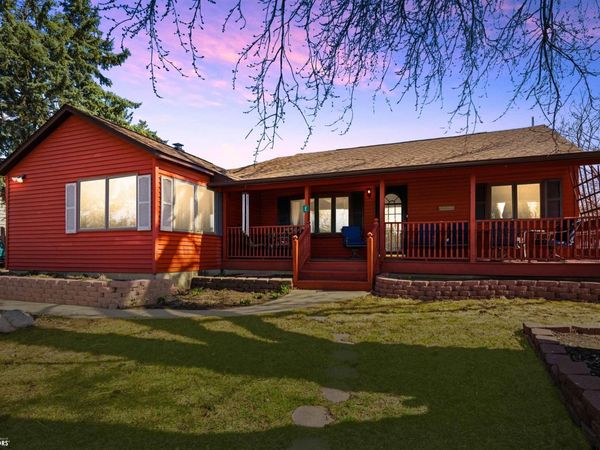 2745 Pickering Drive, Marshalltown, IA 50158