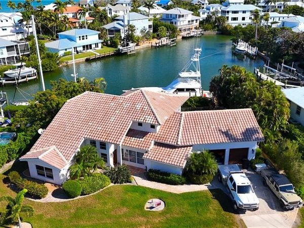 1748 Jewel Box DR , SANIBEL, FL 33957