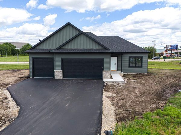 1732 E Kyle Circle, Beloit, WI 53511