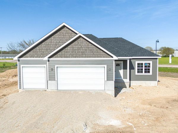 1732 E Kyle Circle, Beloit, WI 53511