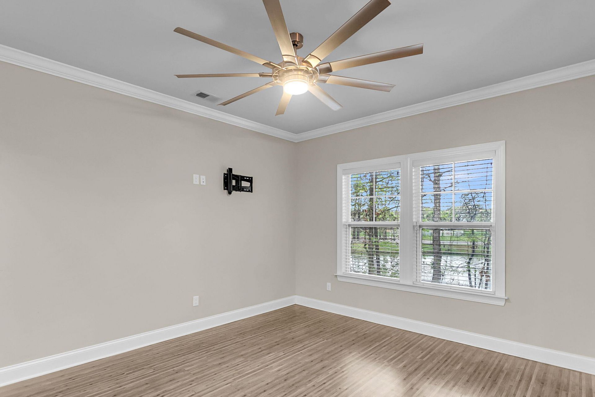 4017 Hartland Street Photo 13