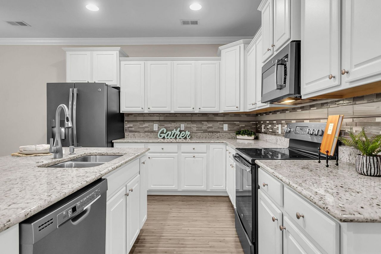 4017 Hartland Street Photo 17