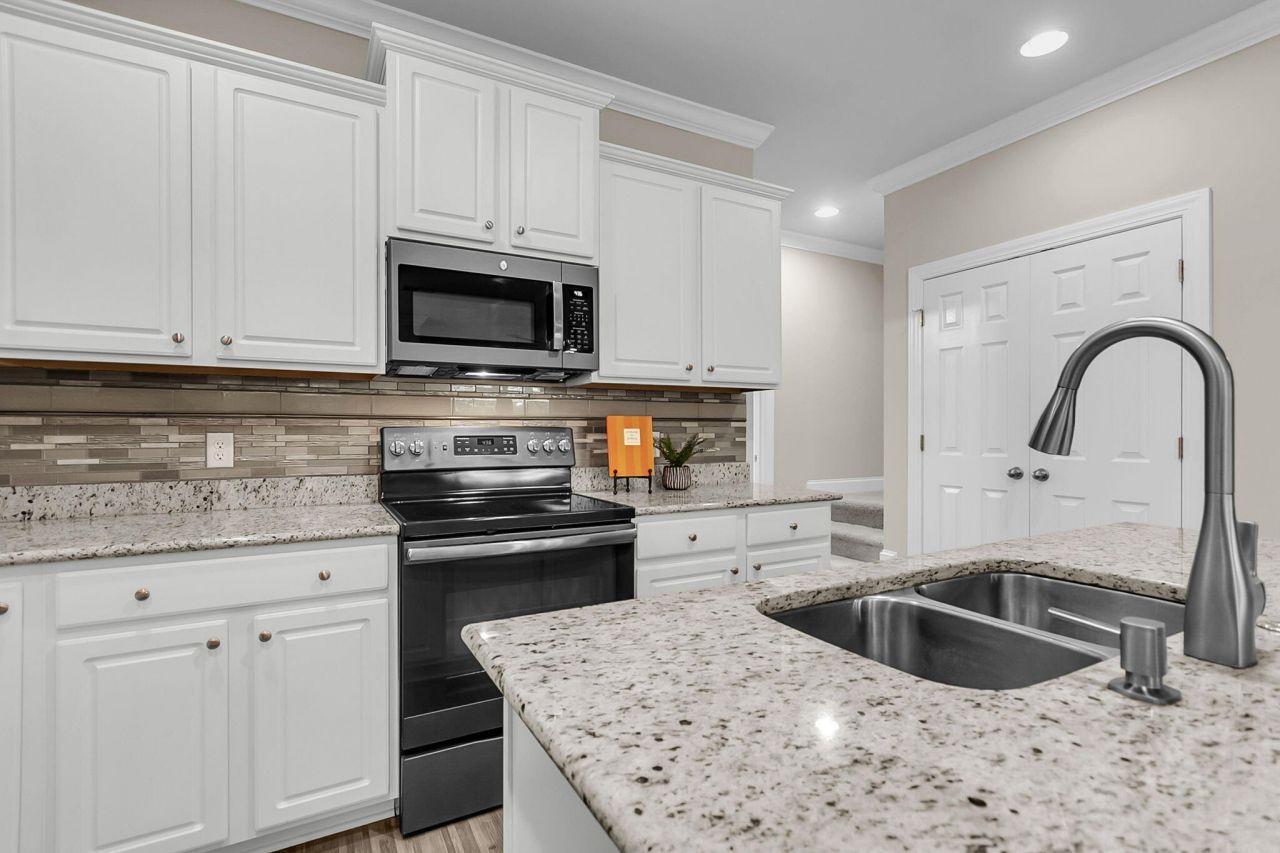 4017 Hartland Street Photo 18