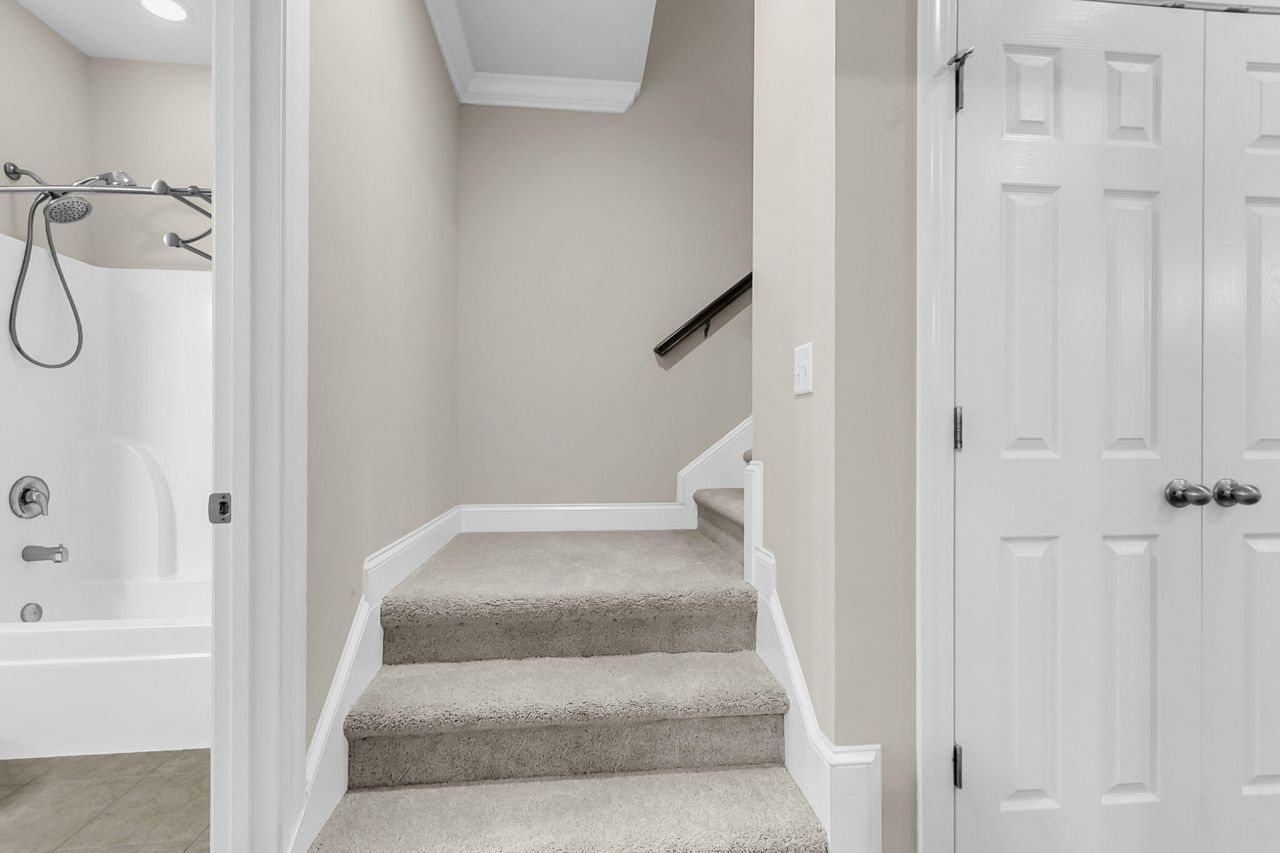 4017 Hartland Street Photo 27