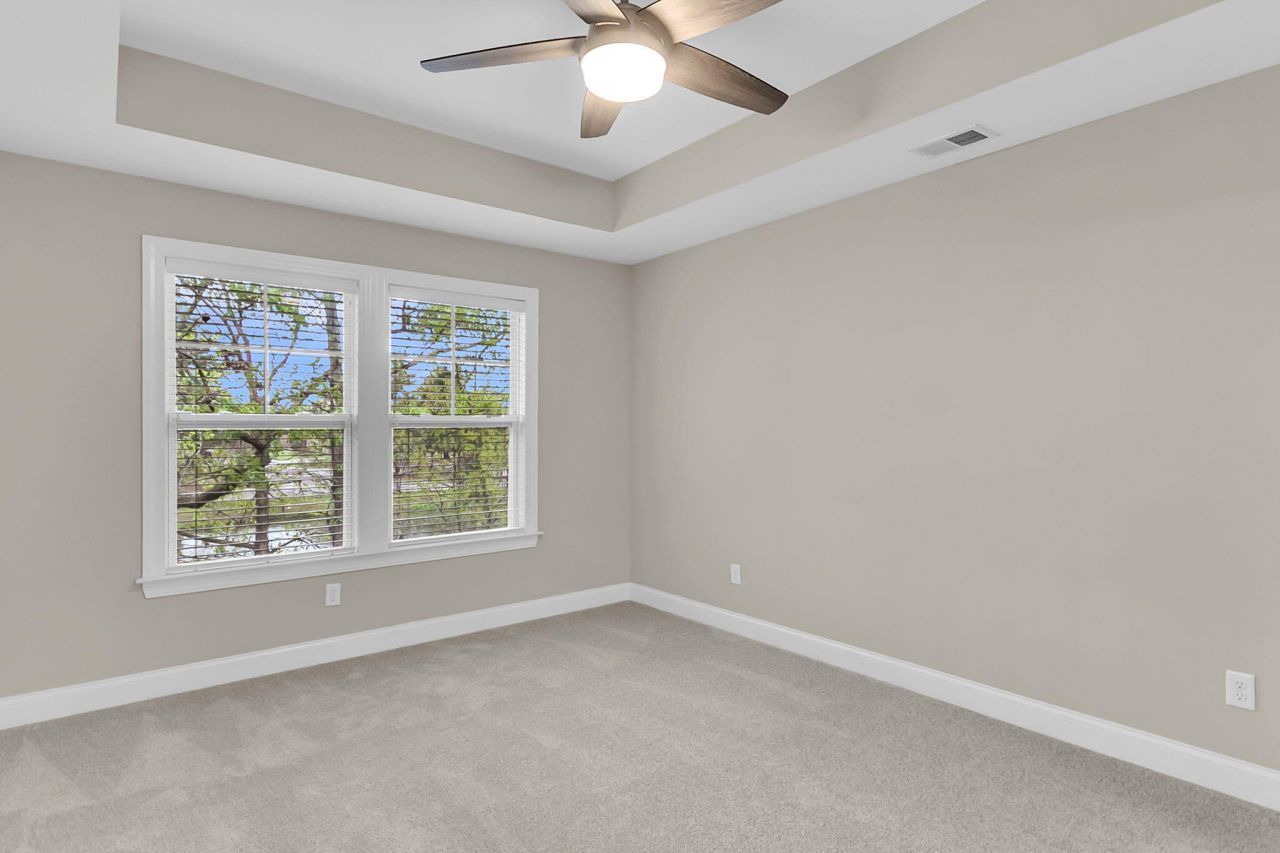 4017 Hartland Street Photo 31