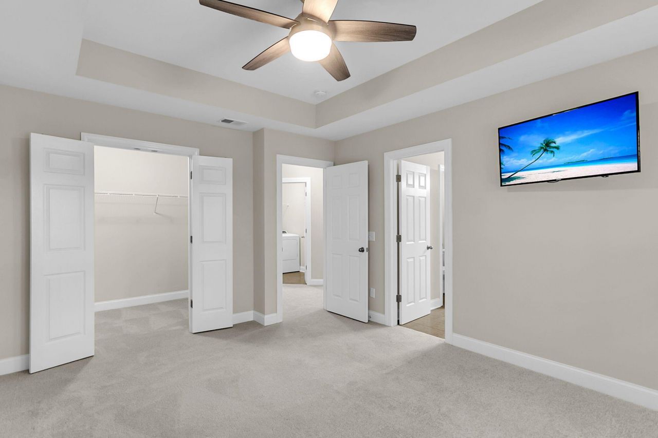 4017 Hartland Street Photo 32