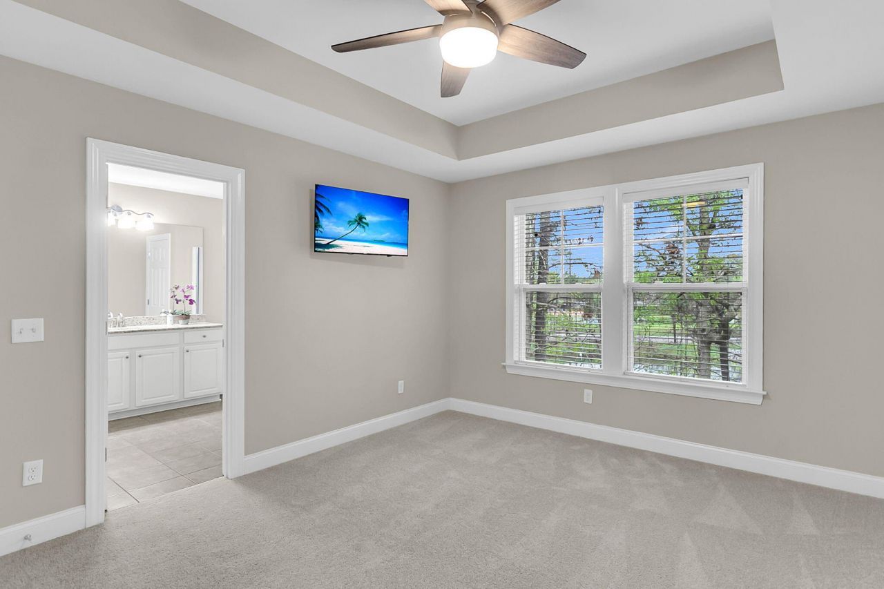 4017 Hartland Street Photo 33