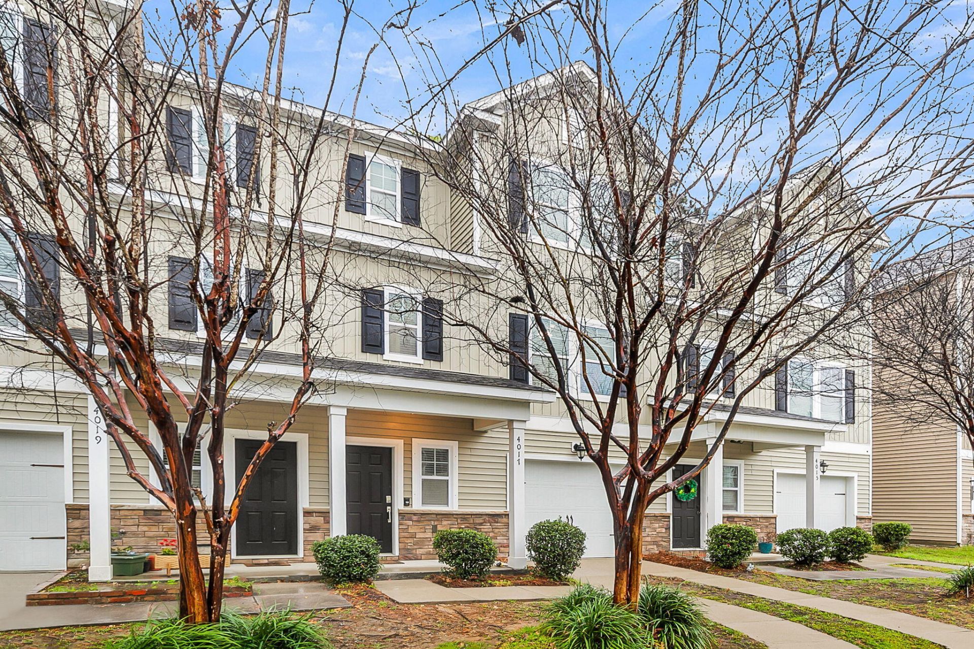 4017 Hartland Street Photo 4