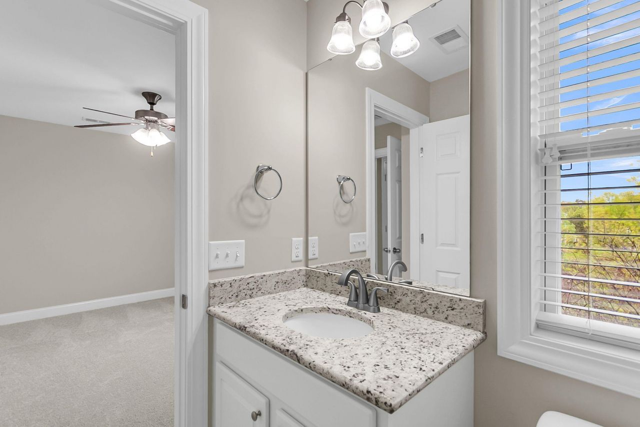 4017 Hartland Street Photo 41