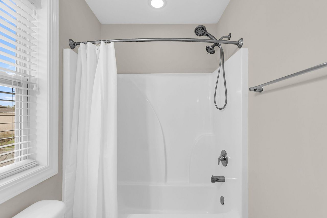 4017 Hartland Street Photo 42