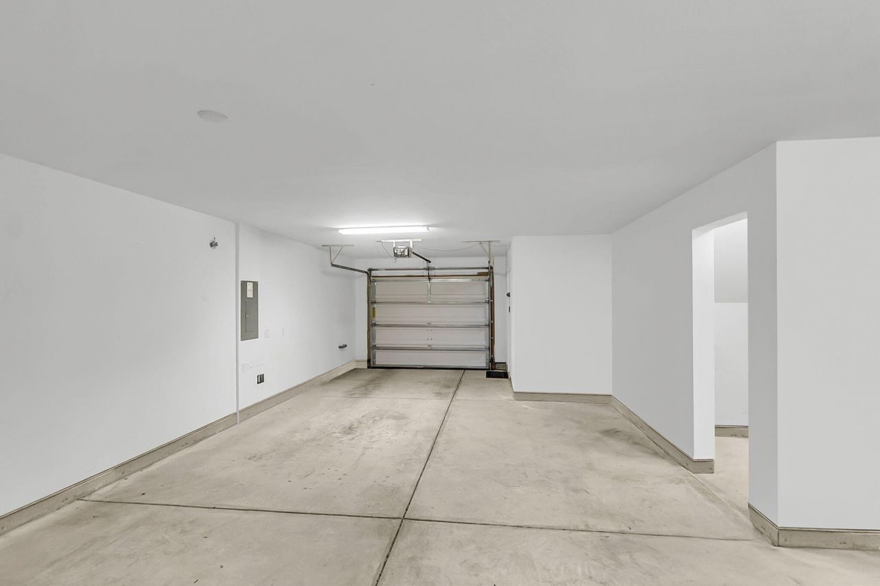 4017 Hartland Street Photo 44