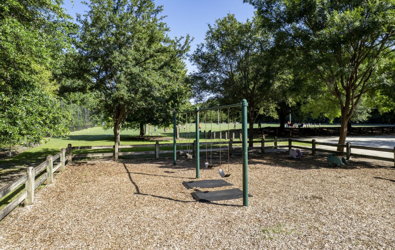 4017 Hartland Street Photo 59