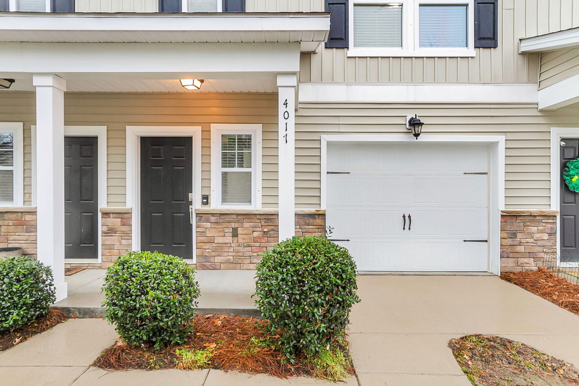 4017 Hartland Street Photo 6