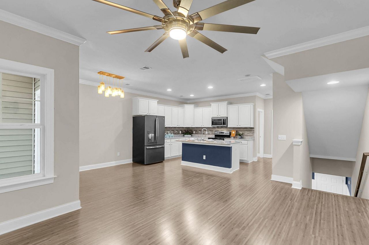 4017 Hartland Street Photo 9