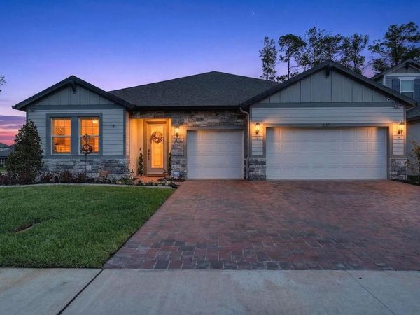 2137 Divot Drive, Daytona Beach, FL 32124